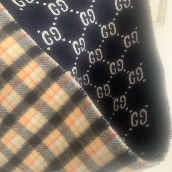 NEW Gucci Reversible Signature Logo / Plaid Designer Scarf! Beautiful - Picture 8 of 12